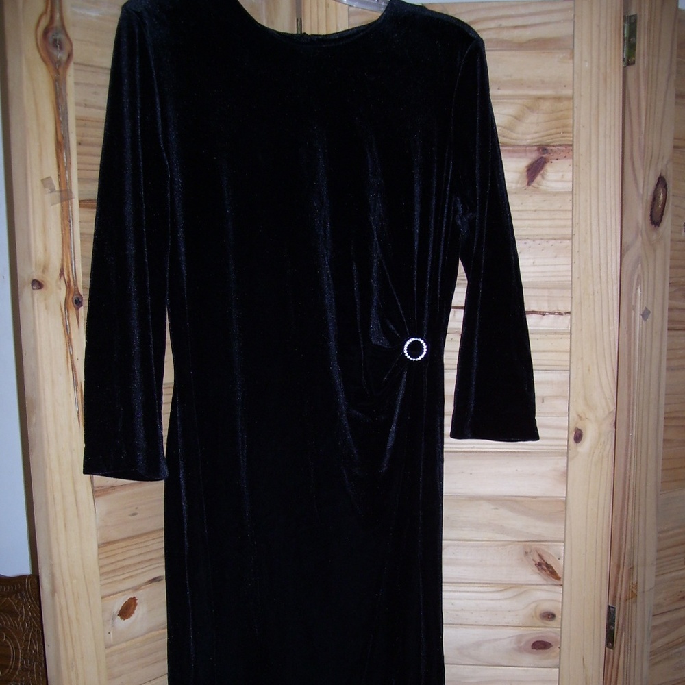 Connected Apparel Black Evening Velvet Dress Large
